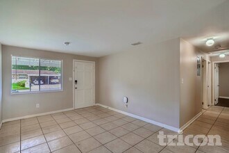 5024 S 85th St in Tampa, FL - Building Photo - Building Photo