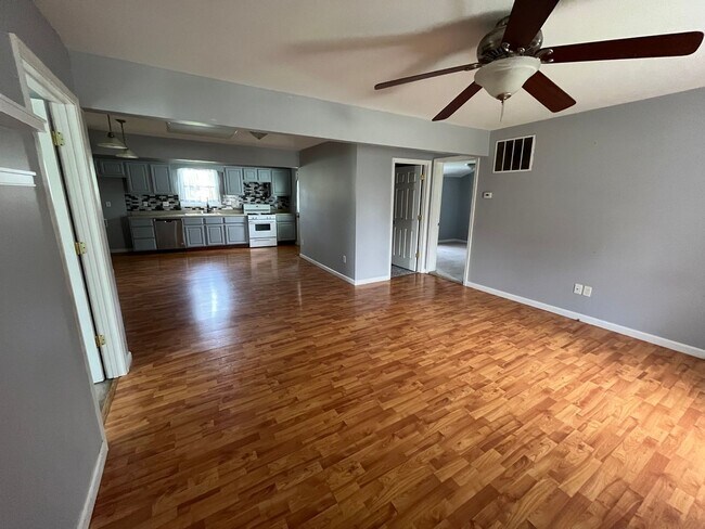 215 W County Rd in Jerseyville, IL - Building Photo - Building Photo