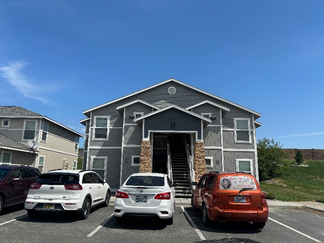 6005 Chapel Hill Blvd in Pasco, WA - Building Photo - Building Photo