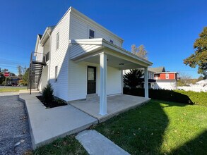 635 S Market St, Unit 1st Floor in Elizabethtown, PA - Building Photo - Building Photo