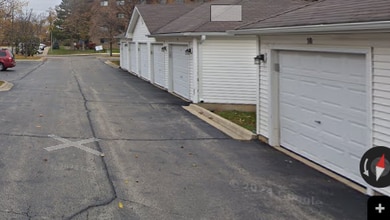 237 N Mill Rd, Unit 5 in Addison, IL - Foto de edificio - Building Photo