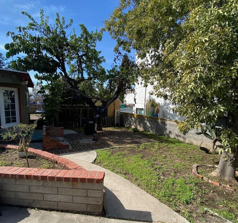 411 Cottonwood Rd in San Diego, CA - Building Photo