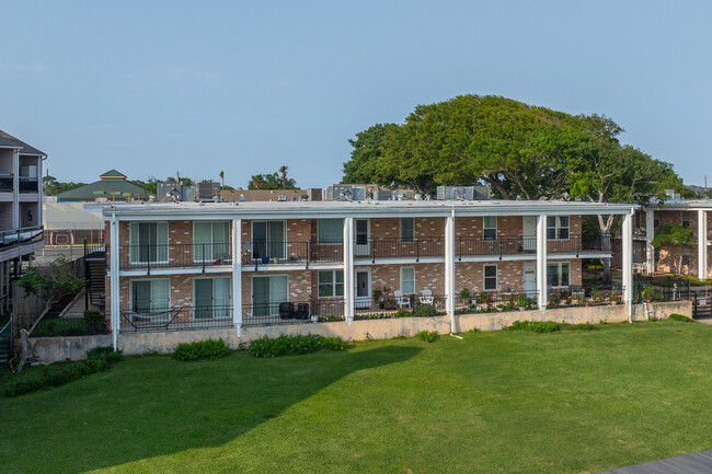 Natchez Landing in Seabrook, TX - Building Photo - Building Photo