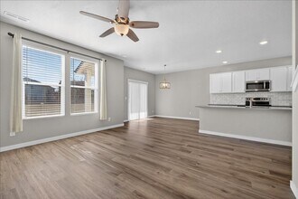 339 S Sunset Point Way in Meridian, ID - Building Photo - Building Photo