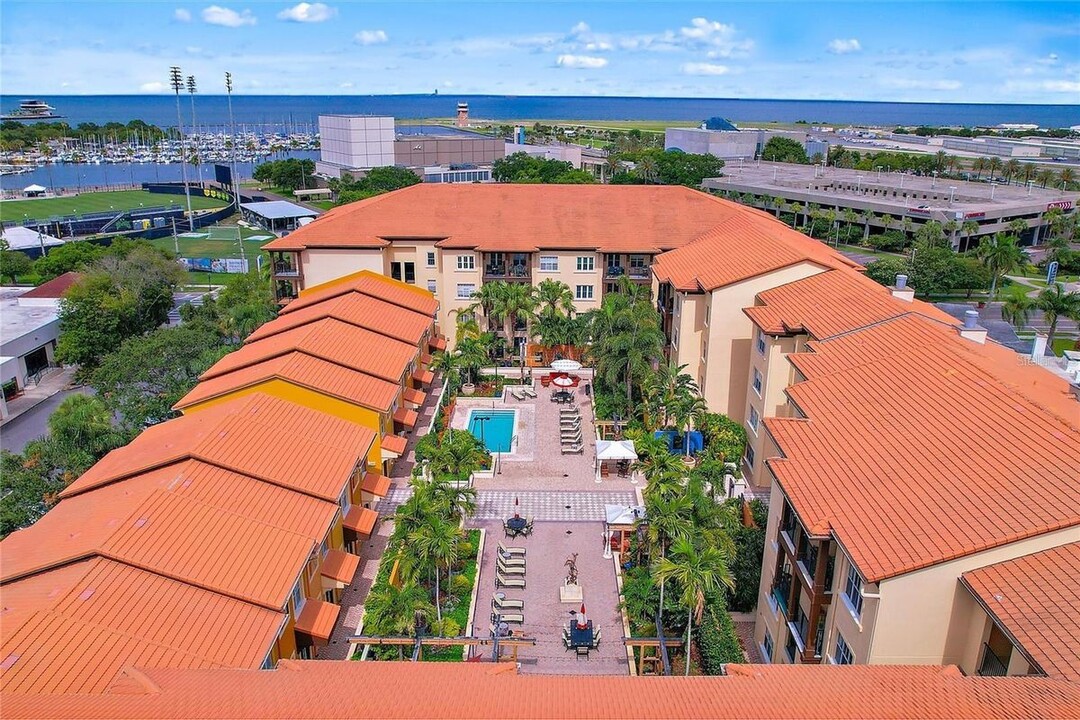 100 4th Ave S in St. Petersburg, FL - Building Photo