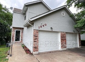 1840-1846 NE Knollbrook Pl in Lee's Summit, MO - Building Photo