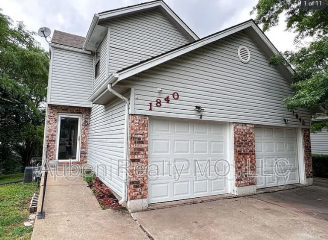 property at 1840-1846 NE Knollbrook Pl