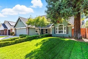 2319 E Birch Ave in Fresno, CA - Building Photo