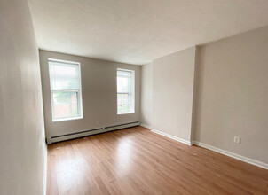 60 Charlesgate W, Unit 4 in Boston, MA - Building Photo - Building Photo