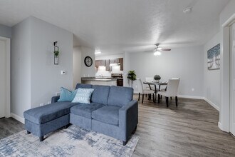 Spring Lake Apartments in Granger, IN - Foto de edificio - Interior Photo