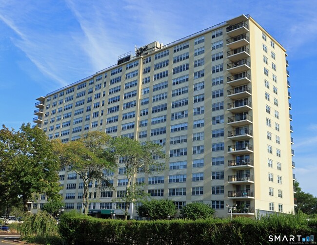 property at 2625 Park Ave