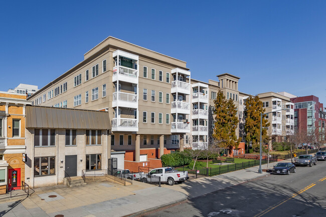 Lincoln Condominium in Washington, DC - Building Photo - Building Photo