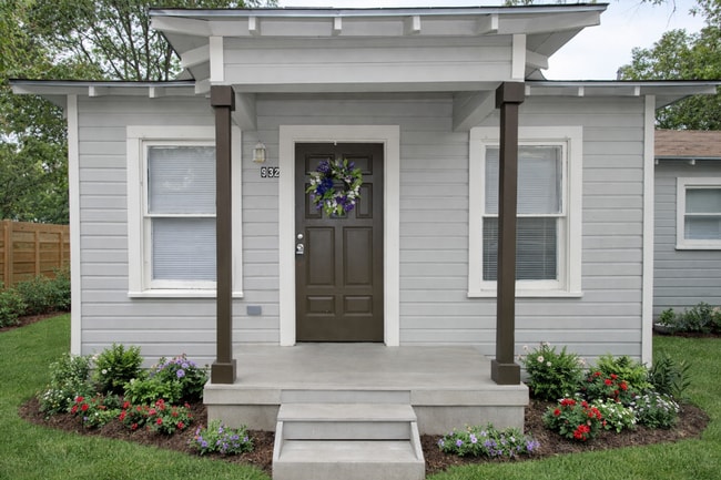 property at 932 Poinsettia St