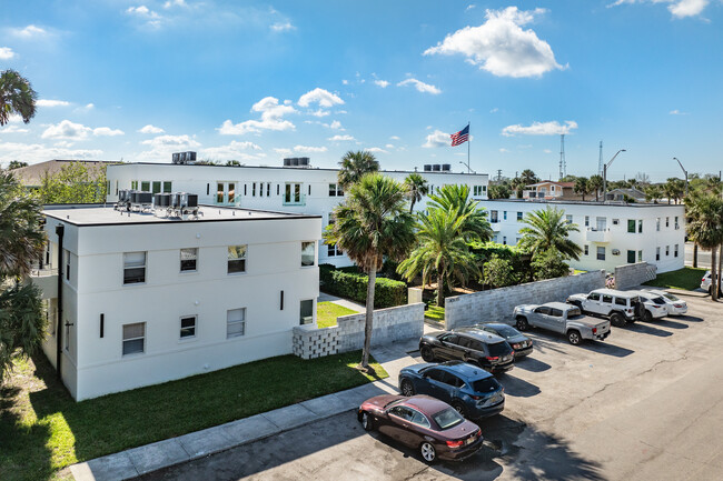 Ocean Reef Residences in Jacksonville Beach, FL - Building Photo - Building Photo