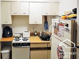 514 W Cornelia Ave, Unit 204 in Chicago, IL - Building Photo