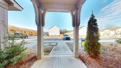 2 Story Townhome in Hartbrook, Very Close to HWY280 in Opelika, AL - Building Photo - Building Photo