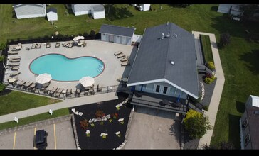 2010 Peregrine Ave NW in Stewartville, MN - Foto de edificio - Building Photo