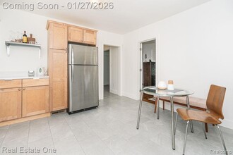 2392 W Auburn Rd in Rochester Hills, MI - Building Photo - Building Photo