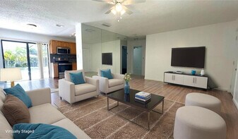 310 SW 79th Way in North Lauderdale, FL - Building Photo