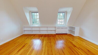 382 Burns St in Queens, NY - Building Photo - Building Photo
