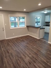 5905 New York Ave in Des Moines, IA - Foto de edificio - Building Photo