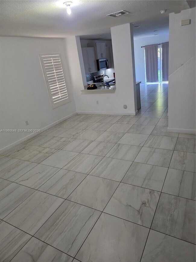 600 NE 4th Ter in Florida City, FL - Building Photo - Building Photo