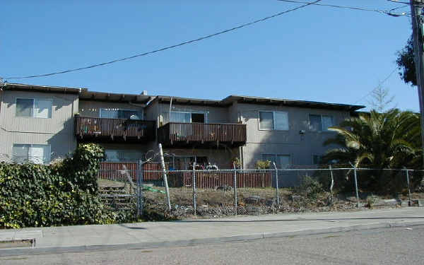 The Highland Apartments in Oakland, CA - Building Photo - Building Photo