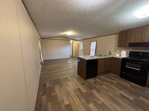 109 N Queens St in Hubert, NC - Building Photo - Building Photo