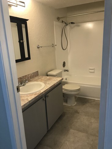 14518 127th Ave NE-Unit -W71 in Kirkland, WA - Foto de edificio - Building Photo