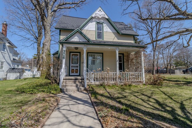 property at 306 W Tenth St