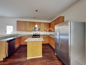 267 Flanders Dr in Mooresville, NC - Foto de edificio - Building Photo