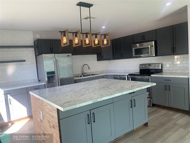 212 NW 41st Ct-Unit -212 in Pompano Beach, FL - Building Photo - Building Photo
