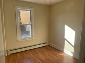 31 Blakeley Pl in Garfield, NJ - Building Photo - Building Photo