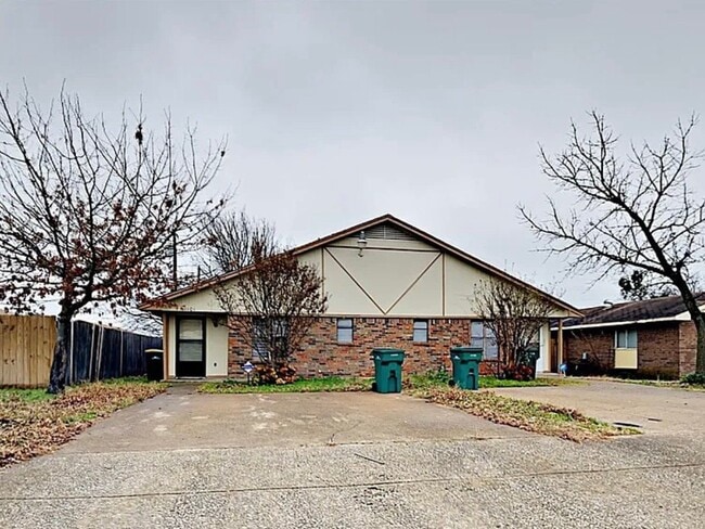 1101 Suburban St