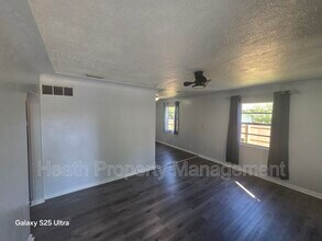1425 40th St S in St. Petersburg, FL - Foto de edificio - Building Photo