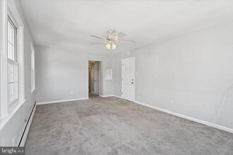 811 Burmont Rd in Drexel Hill, PA - Building Photo - Building Photo