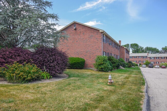 70 Carroll Ave, Unit 507 in Newport, RI - Building Photo - Building Photo