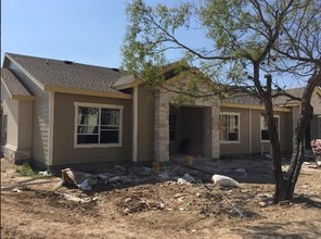 Bailey Square in Cuero, TX - Building Photo - Building Photo