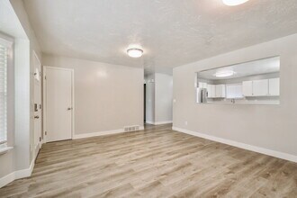 8487 McKenzie Ln in West Jordan, UT - Building Photo - Building Photo