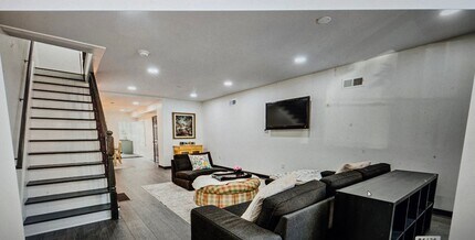 2070 E Dauphin St in Philadelphia, PA - Building Photo - Building Photo