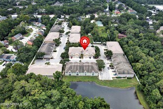 4240 Migration Dr in Jacksonville, FL - Foto de edificio - Building Photo