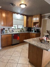 10034 Westview Dr in Houston, TX - Foto de edificio - Building Photo