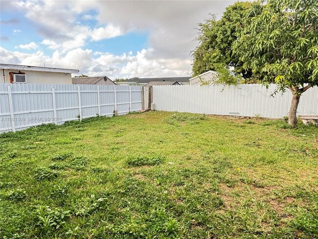 12021 SW 191st St in Miami, FL - Building Photo - Building Photo