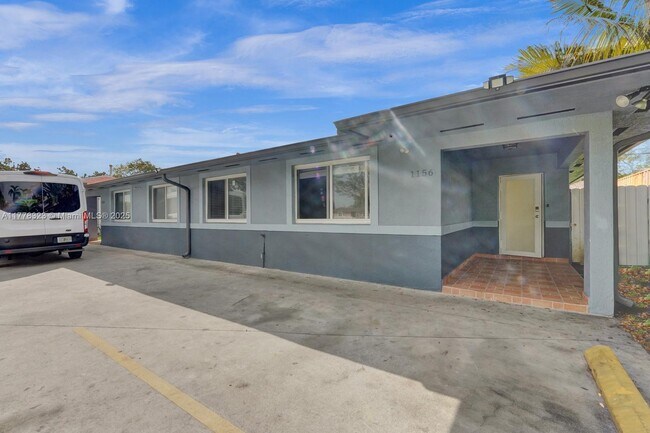 1154 NW 103rd St in Miami, FL - Building Photo - Building Photo
