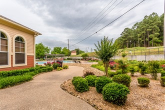Vista Place Student Apartments in Russellville, AR - Building Photo - Building Photo