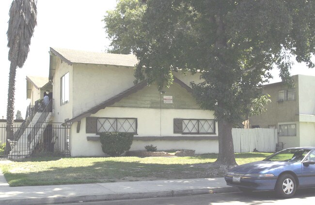 626 Karesh Ave in Pomona, CA - Building Photo - Building Photo