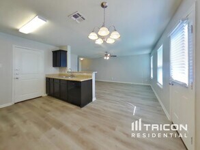 7310 Canyon Lgt in San Antonio, TX - Building Photo - Building Photo