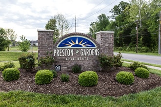 Preston Gardens in Louisville, KY - Foto de edificio - Building Photo