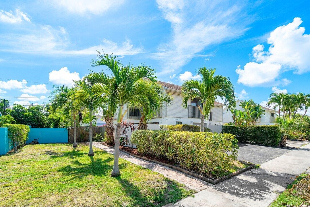3015 Florida Blvd in Delray Beach, FL - Building Photo