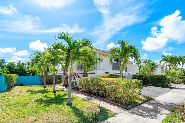 property at 3015 Florida Blvd